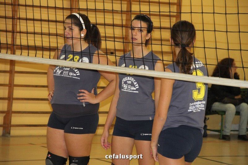 111116 volley 066y_tn.jpg